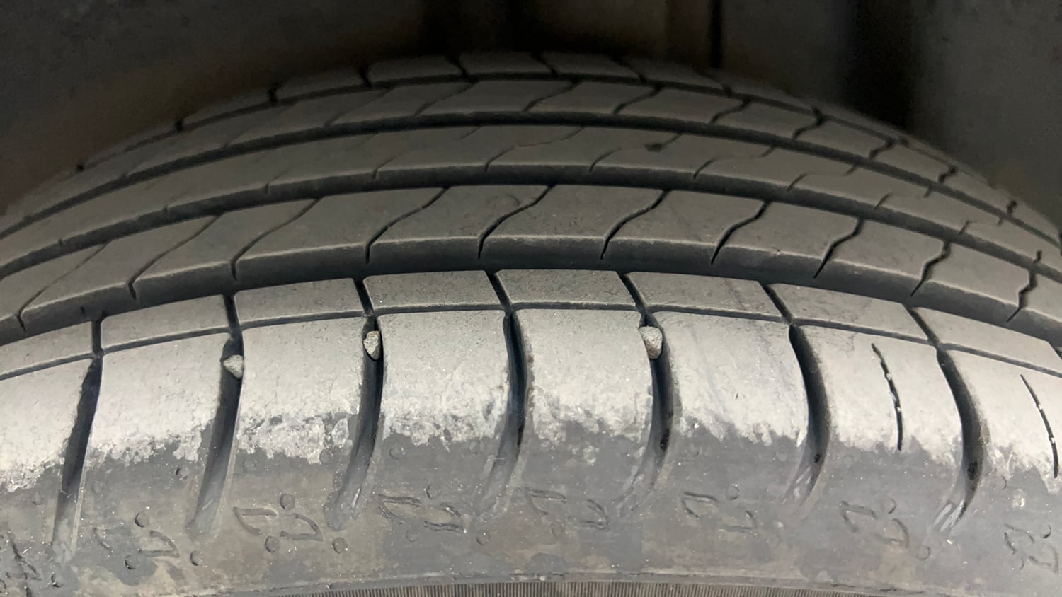 Used 2022 Volkswagen Taigun Topline 1.0 TSI MT Petrol Manual tyres LEFT REAR TYRE TREAD VIEW