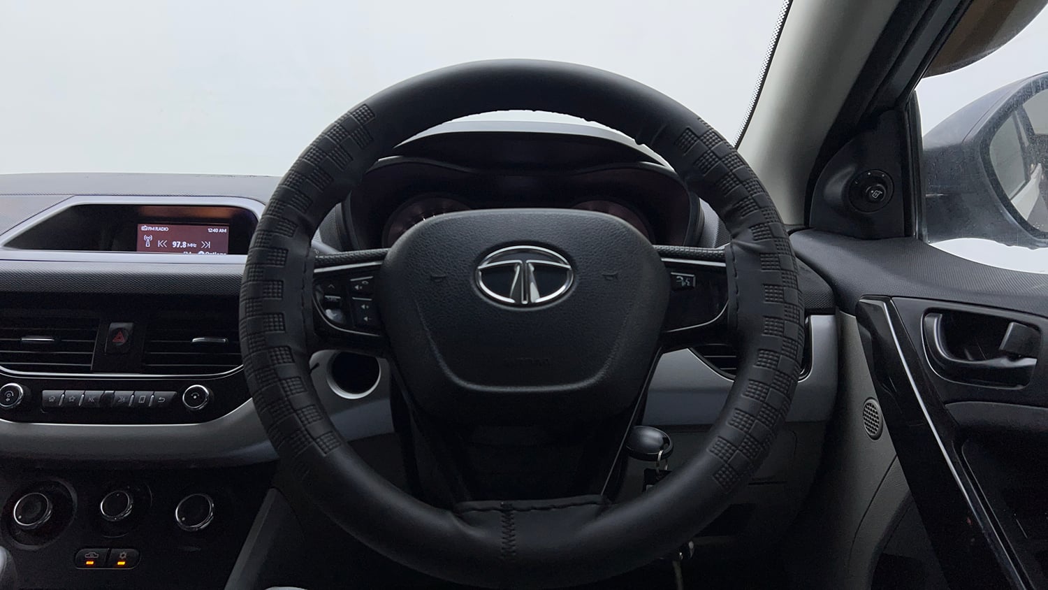Used 2019 Tata Nexon XM Petrol Manual interior STEERING VIEW