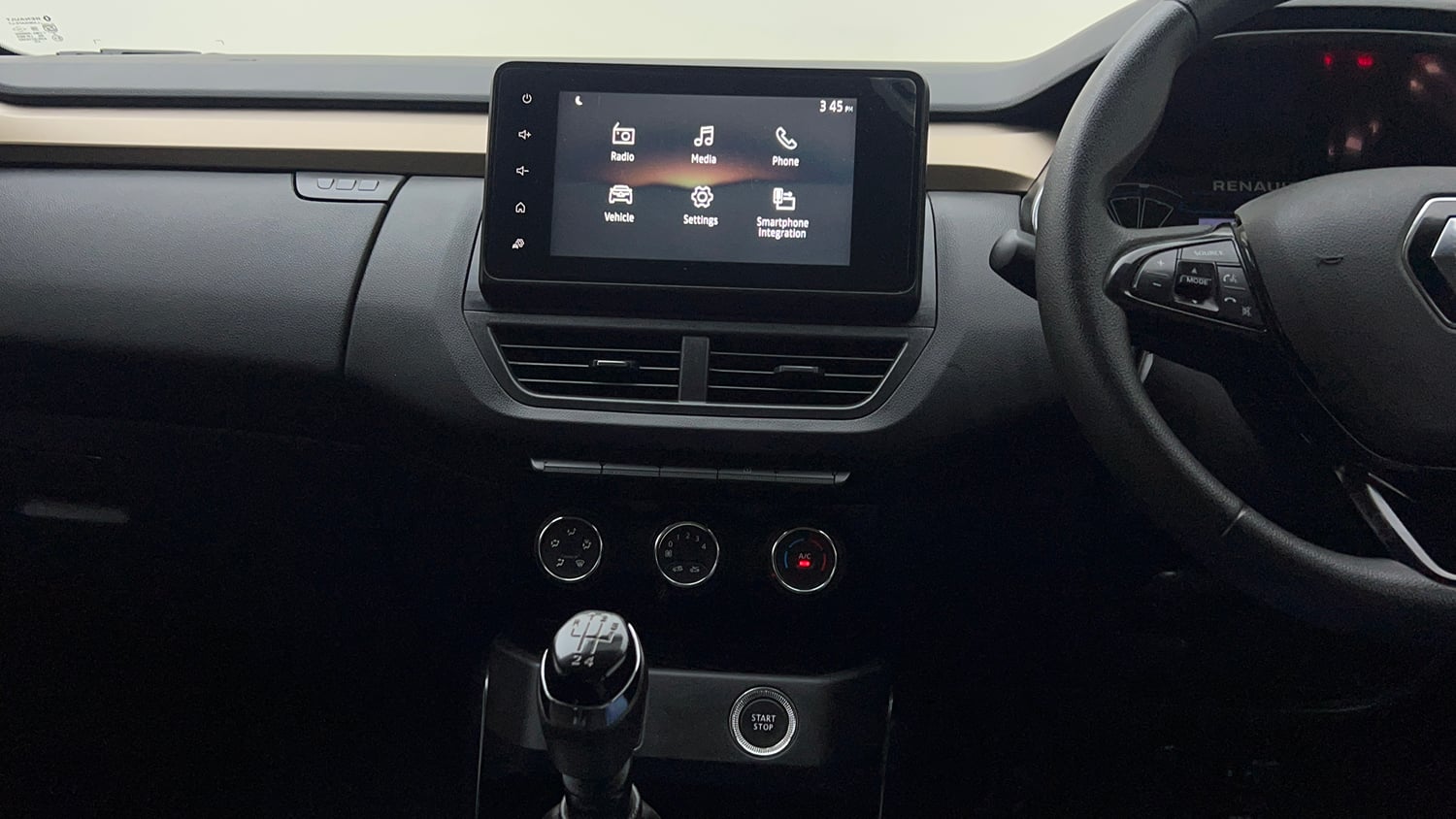 Used 2022 Renault Kiger RXT (O) MT Petrol Manual interior MUSIC SYSTEM & AC CONTROL VIEW