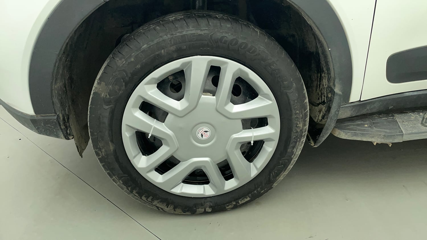 Used 2021 Tata Nexon XZ Petrol Manual tyres LEFT FRONT TYRE RIM VIEW