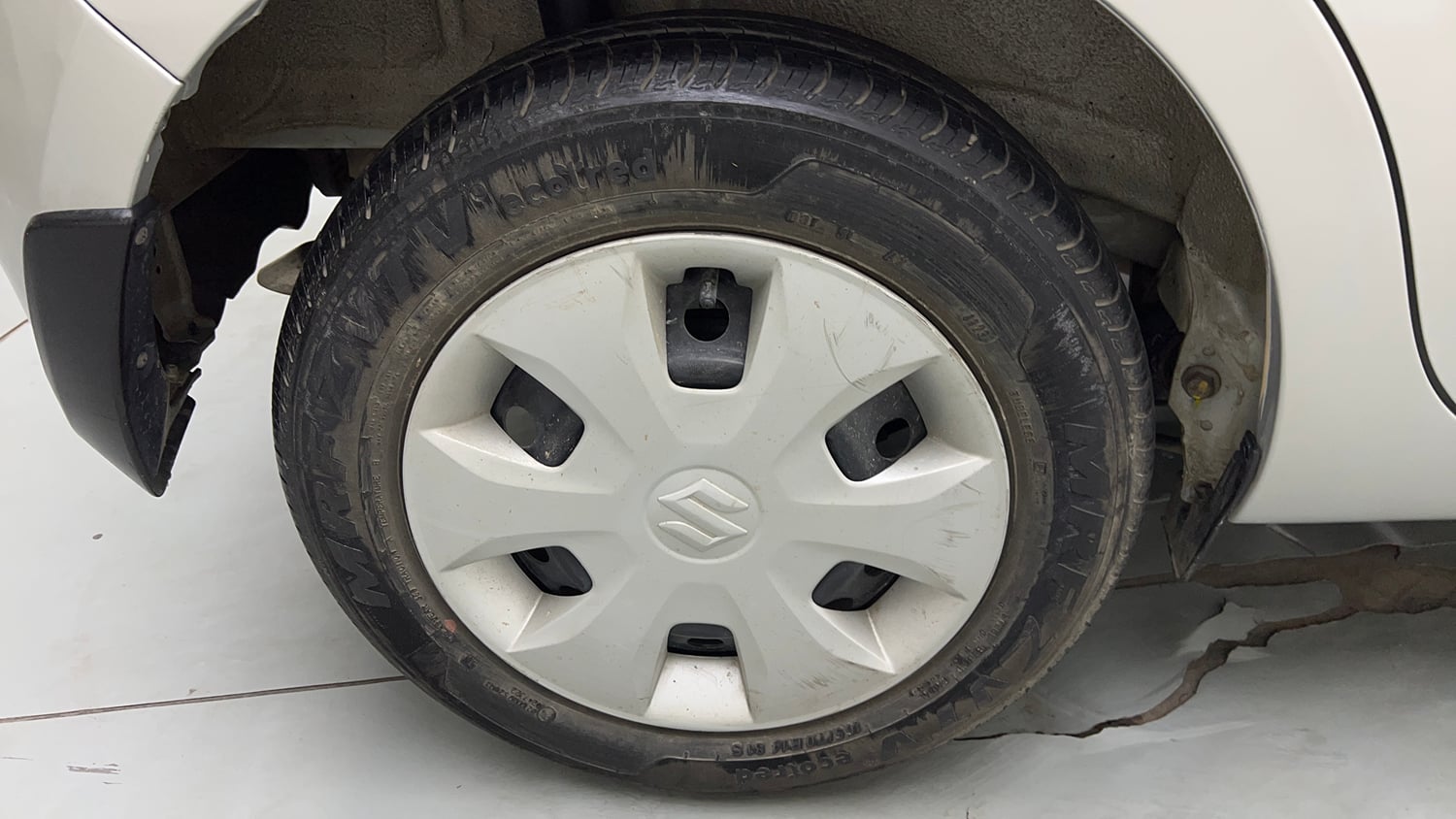 Used 2023 Maruti Suzuki Wagon R VXI 1.0 Petrol Manual tyres RIGHT REAR TYRE RIM VIEW