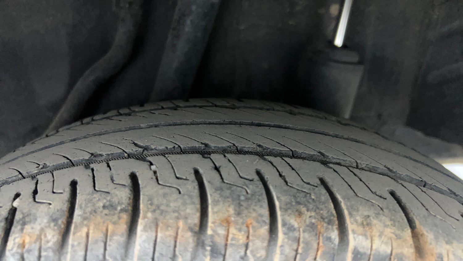Used 2016 Honda Amaze 1.2 SX i-VTEC Petrol Manual tyres LEFT REAR TYRE TREAD VIEW