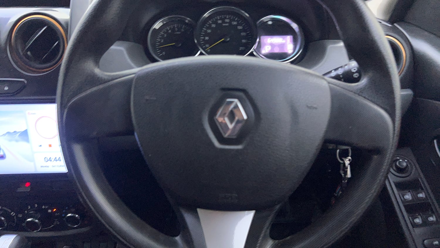 Used 2017 Renault Duster RXS CVT Petrol Automatic top_features Airbags
