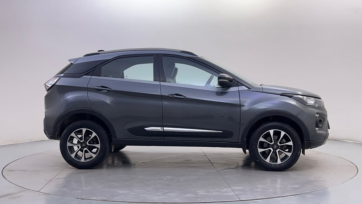 Used 2021 Tata Nexon XZA Plus Diesel Diesel Automatic exterior RIGHT SIDE VIEW