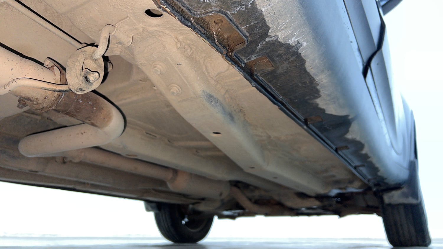 Used 2019 Tata Nexon XM Petrol Manual extra REAR RIGHT UNDERBODY VIEW
