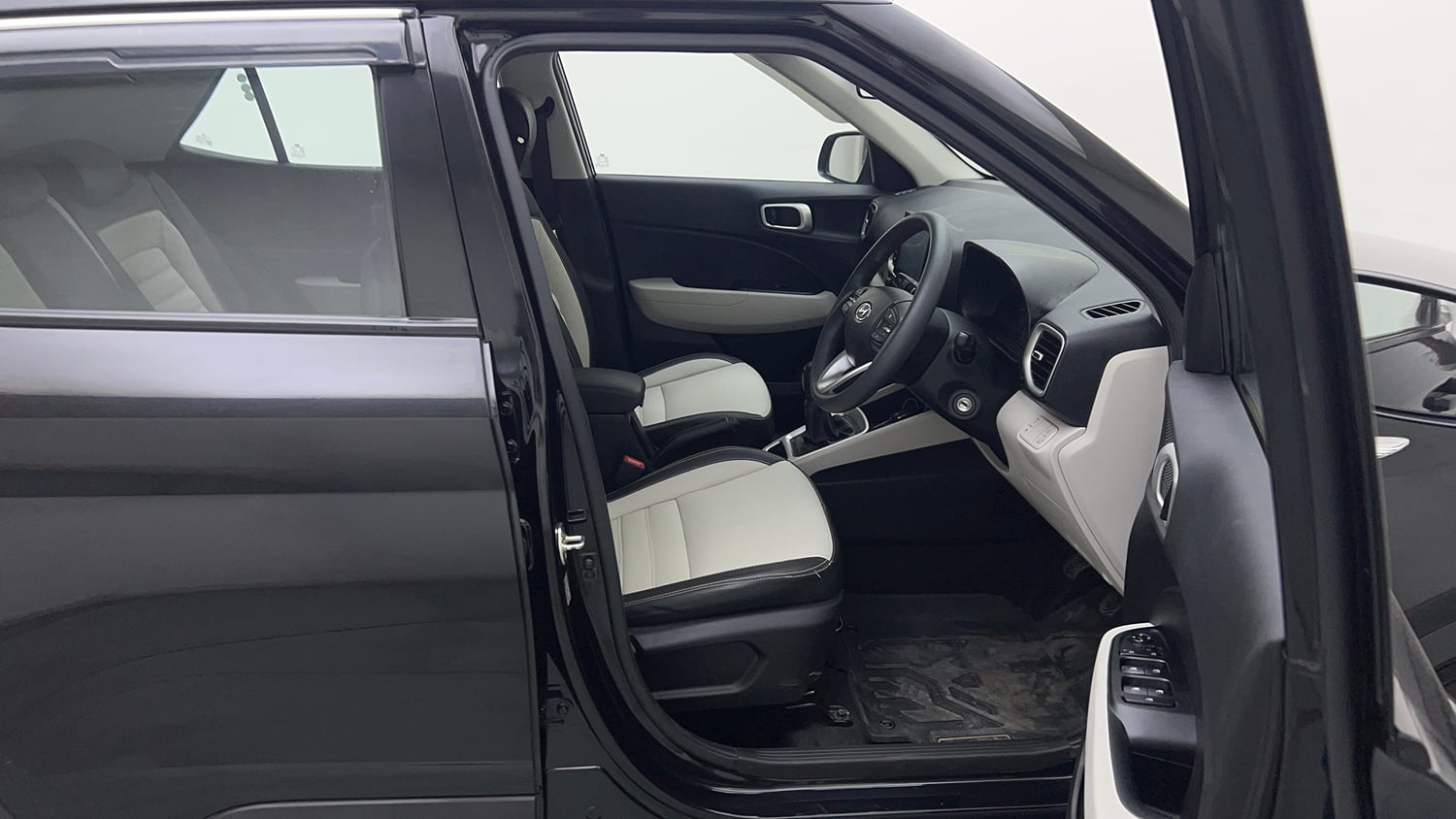 Used 2024 Hyundai Venue S 1.2 Petrol Petrol Manual interior RIGHT SIDE FRONT DOOR CABIN VIEW