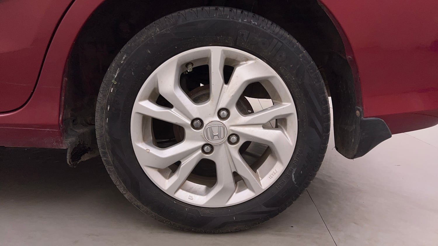 Used 2020 Honda Amaze 1.2 V CVT Petrol Petrol Automatic tyres LEFT REAR TYRE RIM VIEW