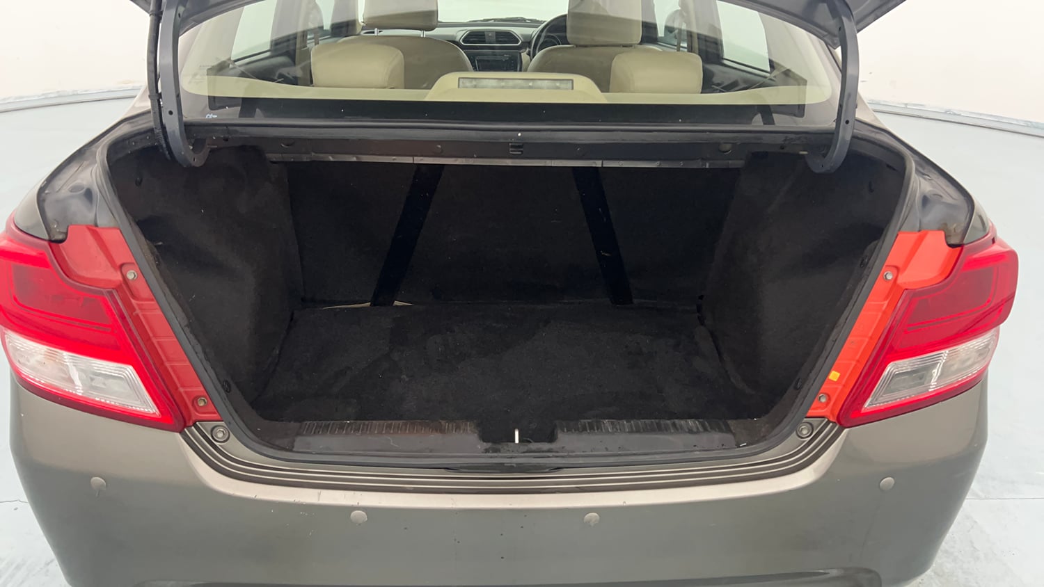 Used 2018 Maruti Suzuki Dzire VDi AMT Diesel Automatic interior DICKY INSIDE VIEW