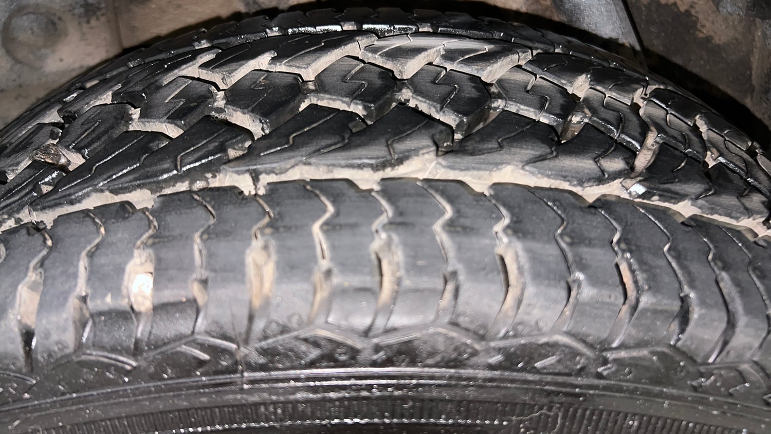 Used 2017 Renault Duster RXS CVT Petrol Automatic tyres RIGHT REAR TYRE TREAD VIEW