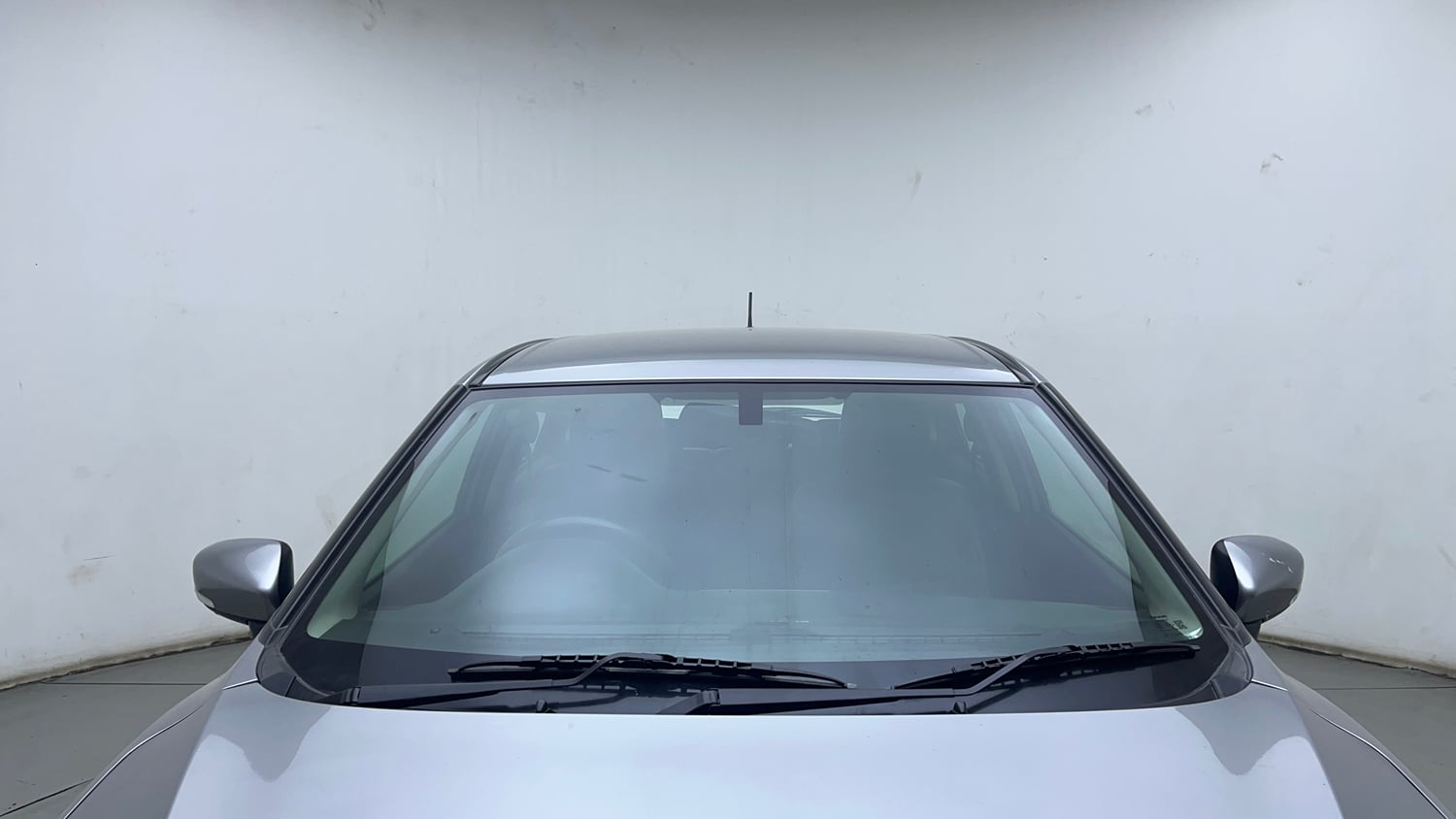 Used 2016 Maruti Suzuki Baleno Alpha 1.2 Petrol Manual exterior FRONT WINDSHIELD VIEW