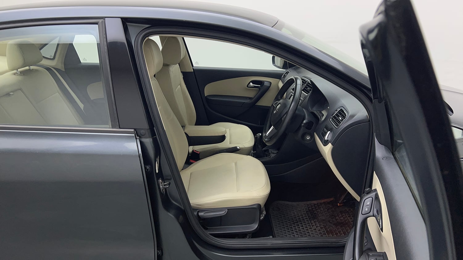 Used 2018 Skoda Rapid Style 1.6 MPI Petrol Manual interior RIGHT SIDE FRONT DOOR CABIN VIEW