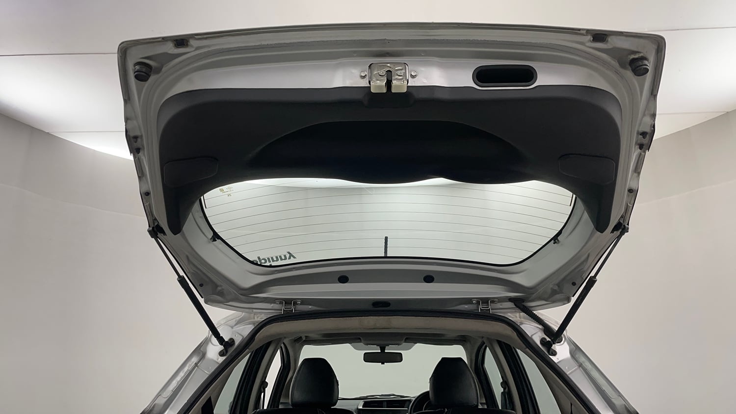Used 2017 Honda WR-V VX MT Diesel Diesel Manual interior DICKY DOOR OPEN VIEW
