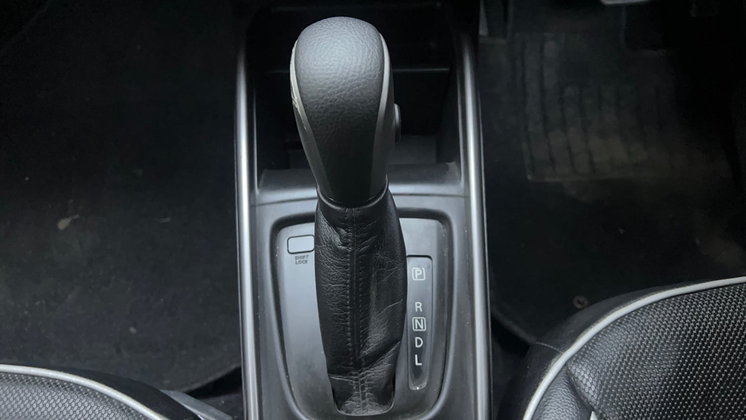 Used 2021 Maruti Suzuki Baleno Zeta Automatic Petrol Automatic interior GEAR  KNOB VIEW