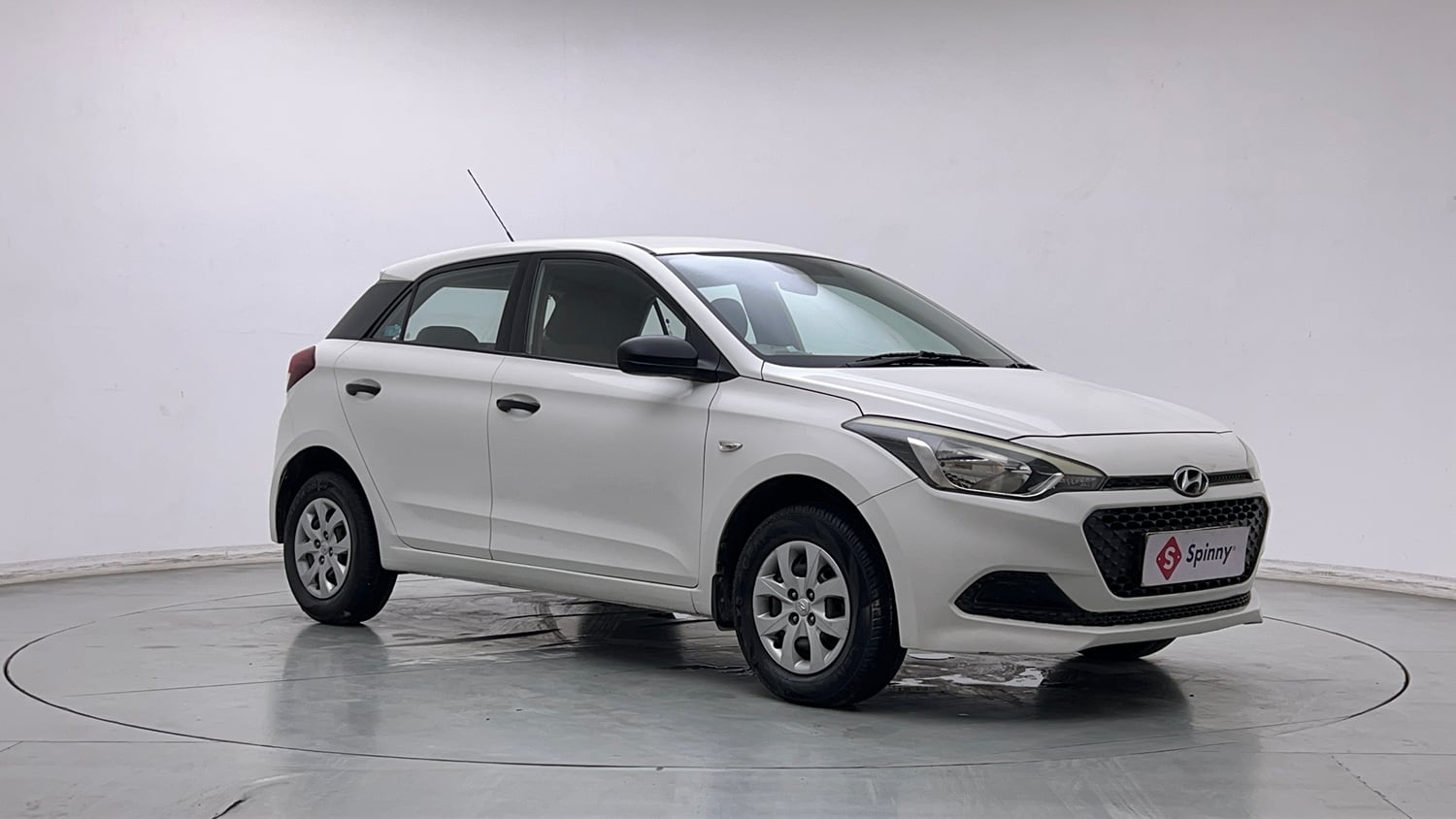 Used 2014 Hyundai Elite i20 Era 1.2 Petrol Manual exterior RIGHT FRONT CORNER VIEW