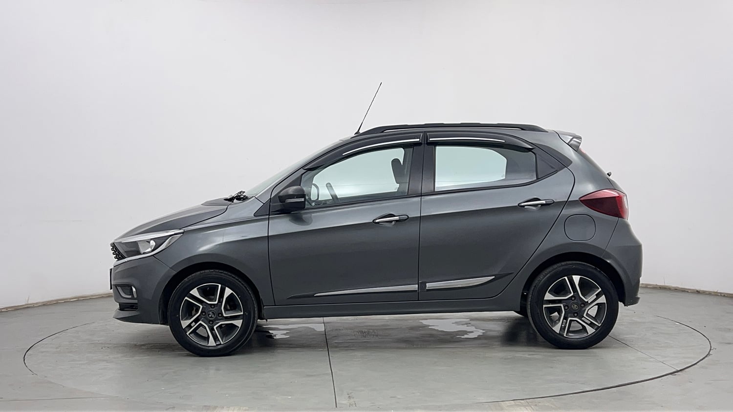 Used 2023 Tata Tiago XZ Plus Petrol Manual exterior LEFT SIDE VIEW