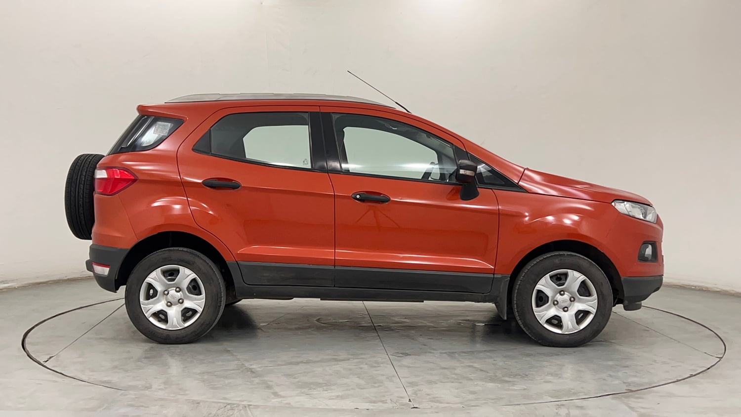 Used 2014 Ford EcoSport Ambiente 1.5 TDCi Diesel Manual exterior RIGHT SIDE VIEW
