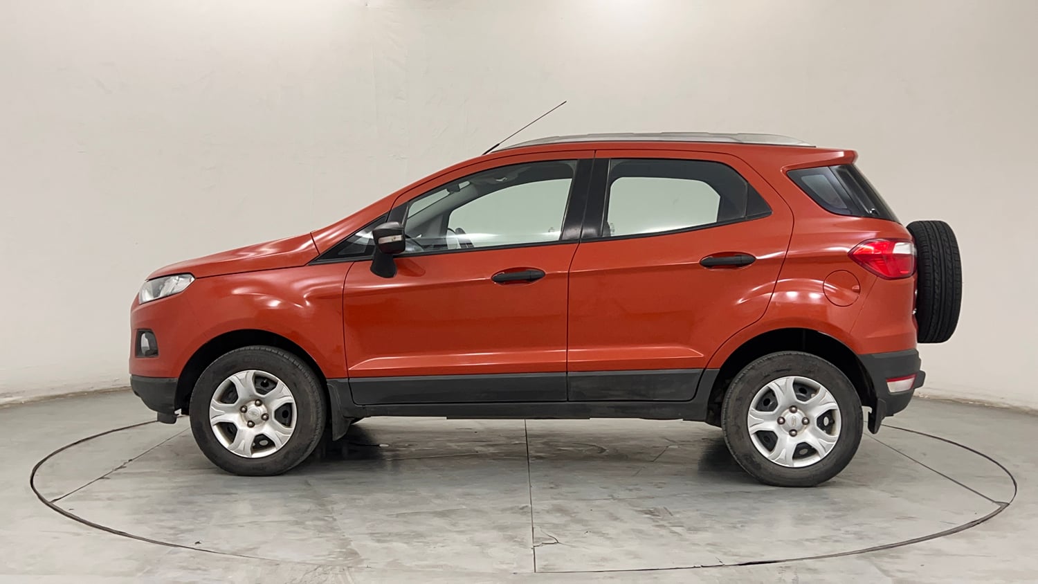 Used 2014 Ford EcoSport Ambiente 1.5 TDCi Diesel Manual exterior LEFT SIDE VIEW