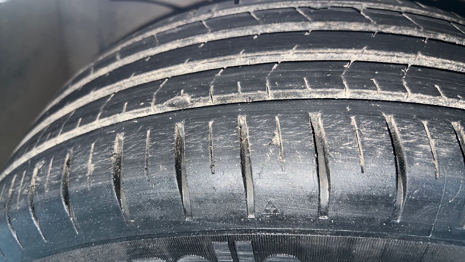 Used 2022 Maruti Suzuki Baleno Zeta Petrol Manual tyres LEFT FRONT TYRE TREAD VIEW