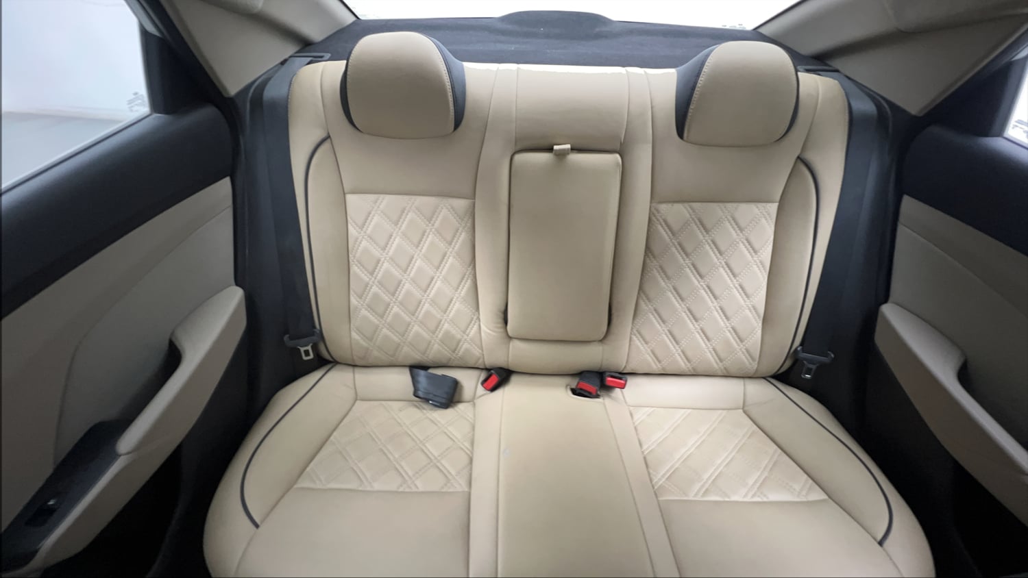Used 2018 Hyundai Verna SX 1.6 VTVT Petrol Manual interior REAR SEAT CONDITION VIEW