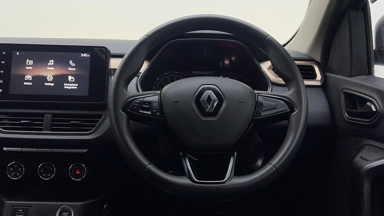 Used 2022 Renault Kiger RXT (O) MT Petrol Manual interior STEERING VIEW