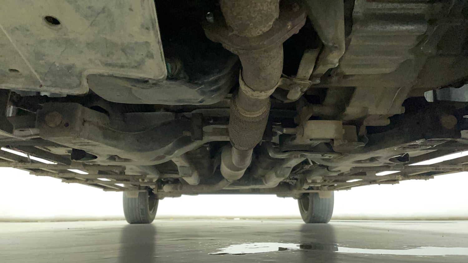 Used 2021 Tata Nexon XZ Petrol Manual extra FRONT LEFT UNDERBODY VIEW