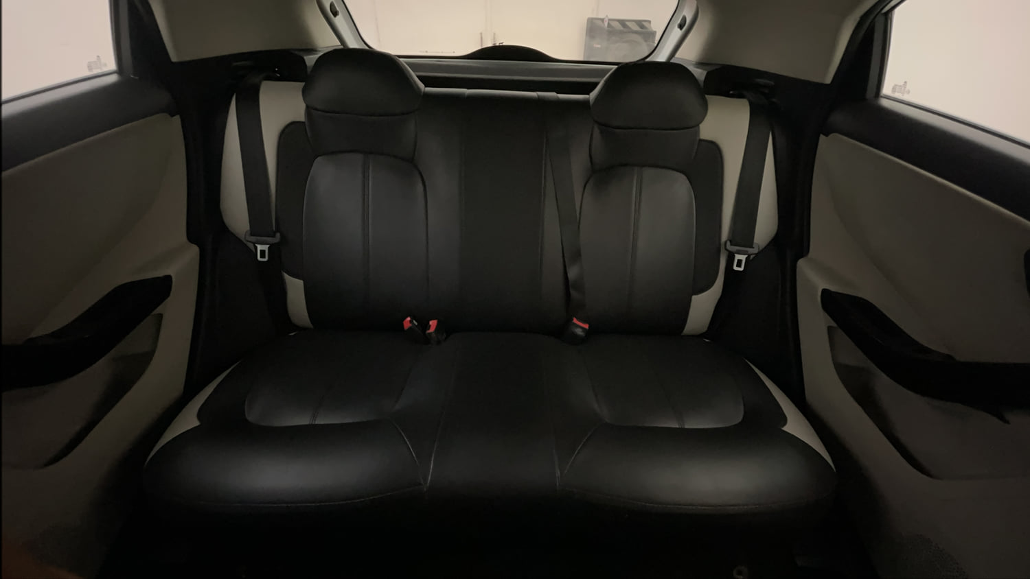 Used 2021 Tata Nexon XZ Petrol Manual interior REAR SEAT CONDITION VIEW
