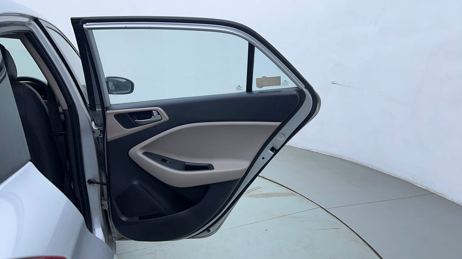 Used 2018 Hyundai Elite i20 Asta 1.2 Petrol Manual interior RIGHT REAR DOOR OPEN VIEW