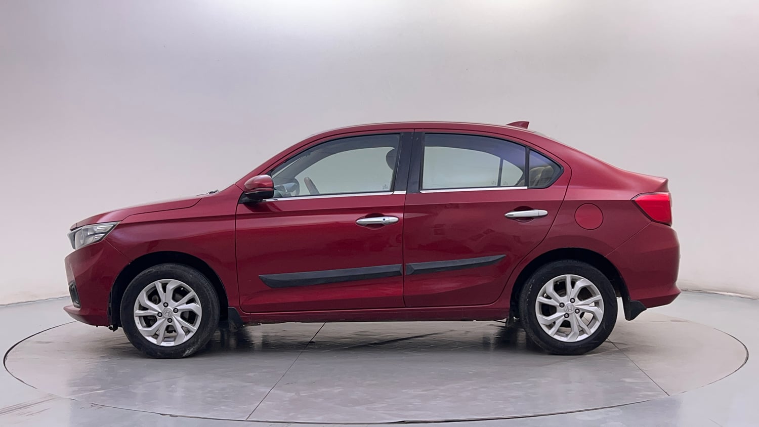 Used 2020 Honda Amaze 1.2 V CVT Petrol Petrol Automatic exterior LEFT SIDE VIEW