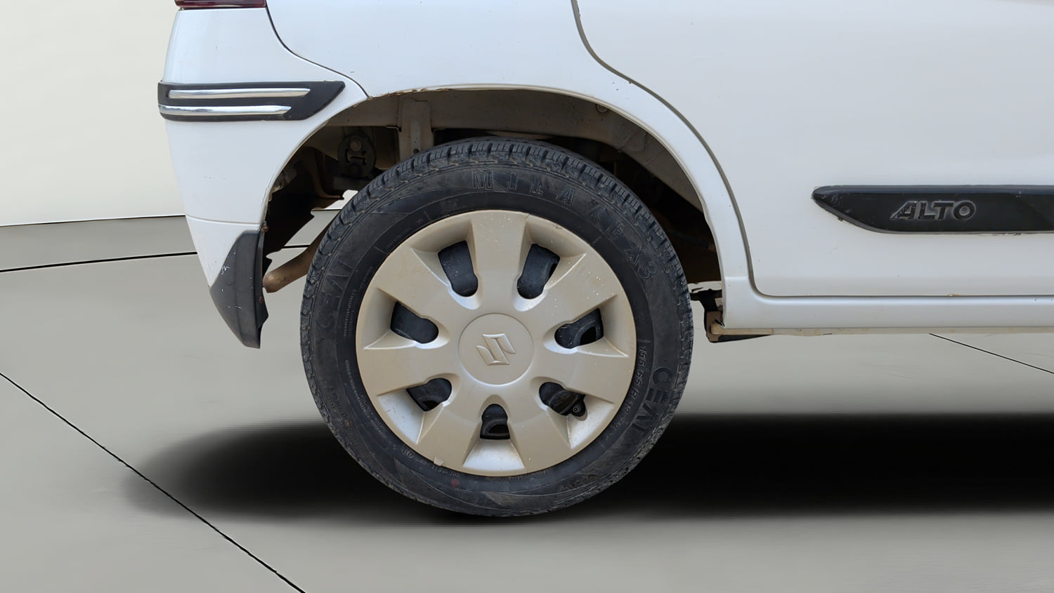 Used 2013 Maruti Suzuki Alto K10 VXi Petrol Manual tyres RIGHT REAR TYRE RIM VIEW