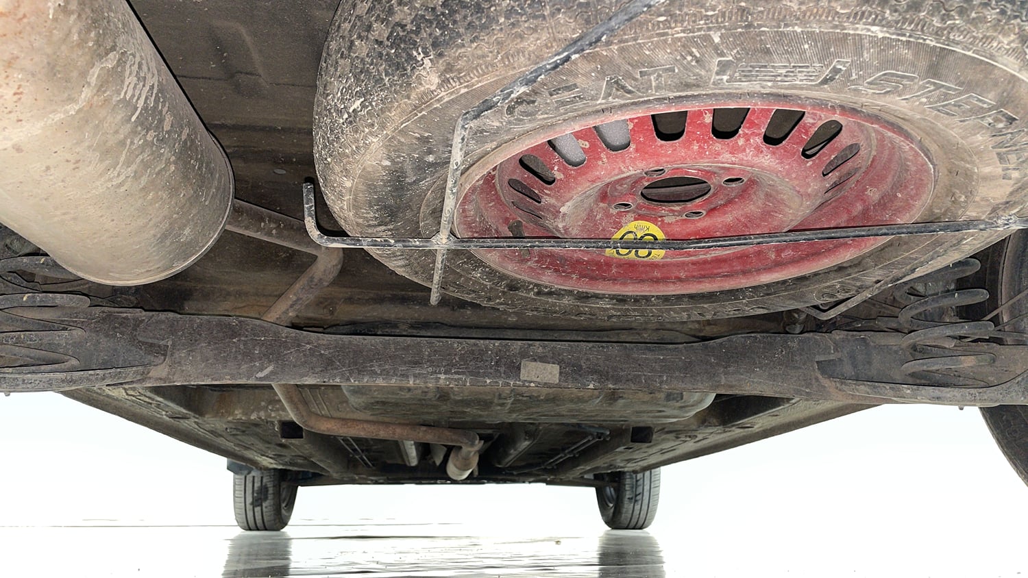 Used 2020 Renault Triber RXZ EASY-R AMT Petrol Automatic extra REAR UNDERBODY VIEW (TAKEN FROM REAR)