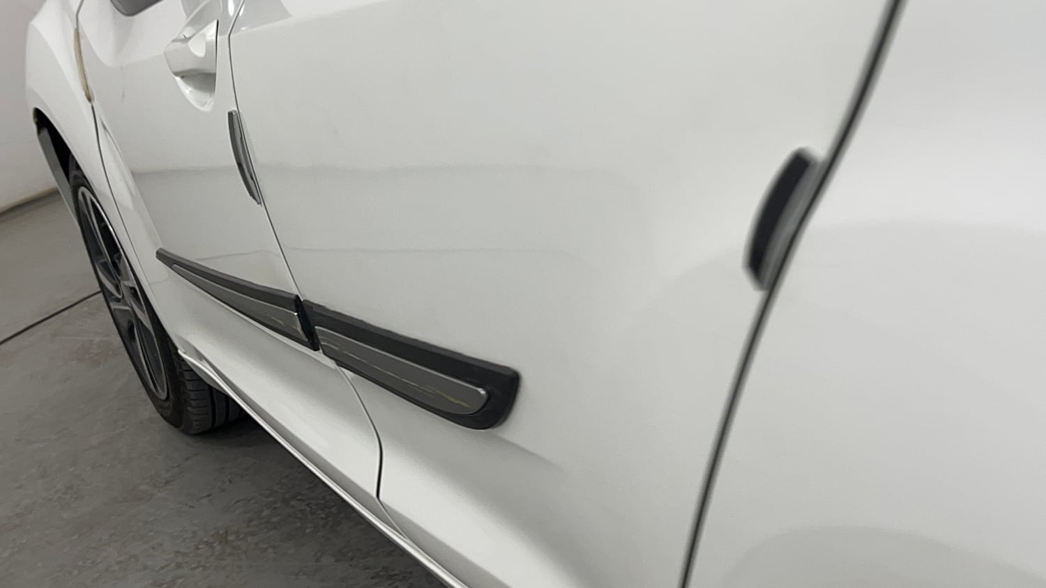 Used 2023 Tata Altroz XZA Plus Petrol Petrol Automatic dents MINOR SCRATCH