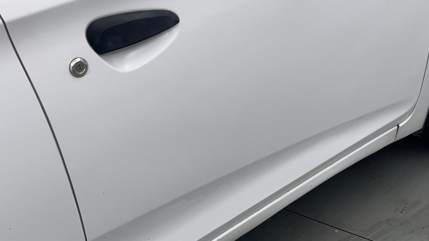 Used 2019 Hyundai Eon Magna + Petrol Manual dents MINOR SCRATCH