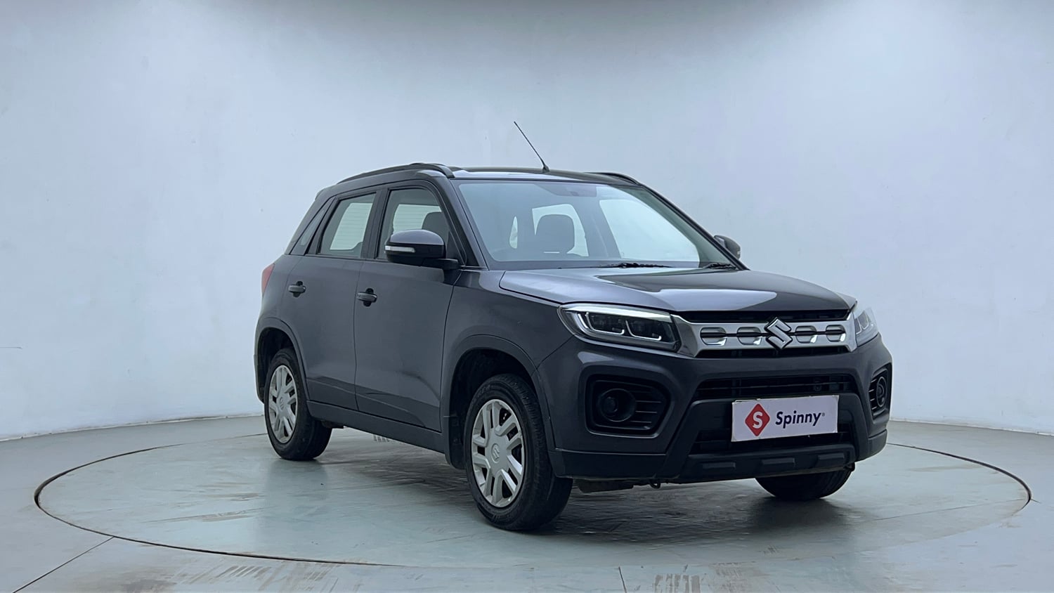 Used 2022 maruti-suzuki Vitara Brezza VXi Petrol Manual exterior RIGHT FRONT CORNER VIEW