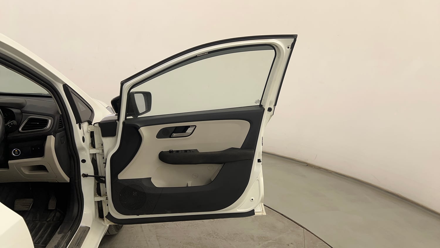 Used 2023 Tata Altroz XZA Plus Petrol Petrol Automatic interior RIGHT FRONT DOOR OPEN VIEW