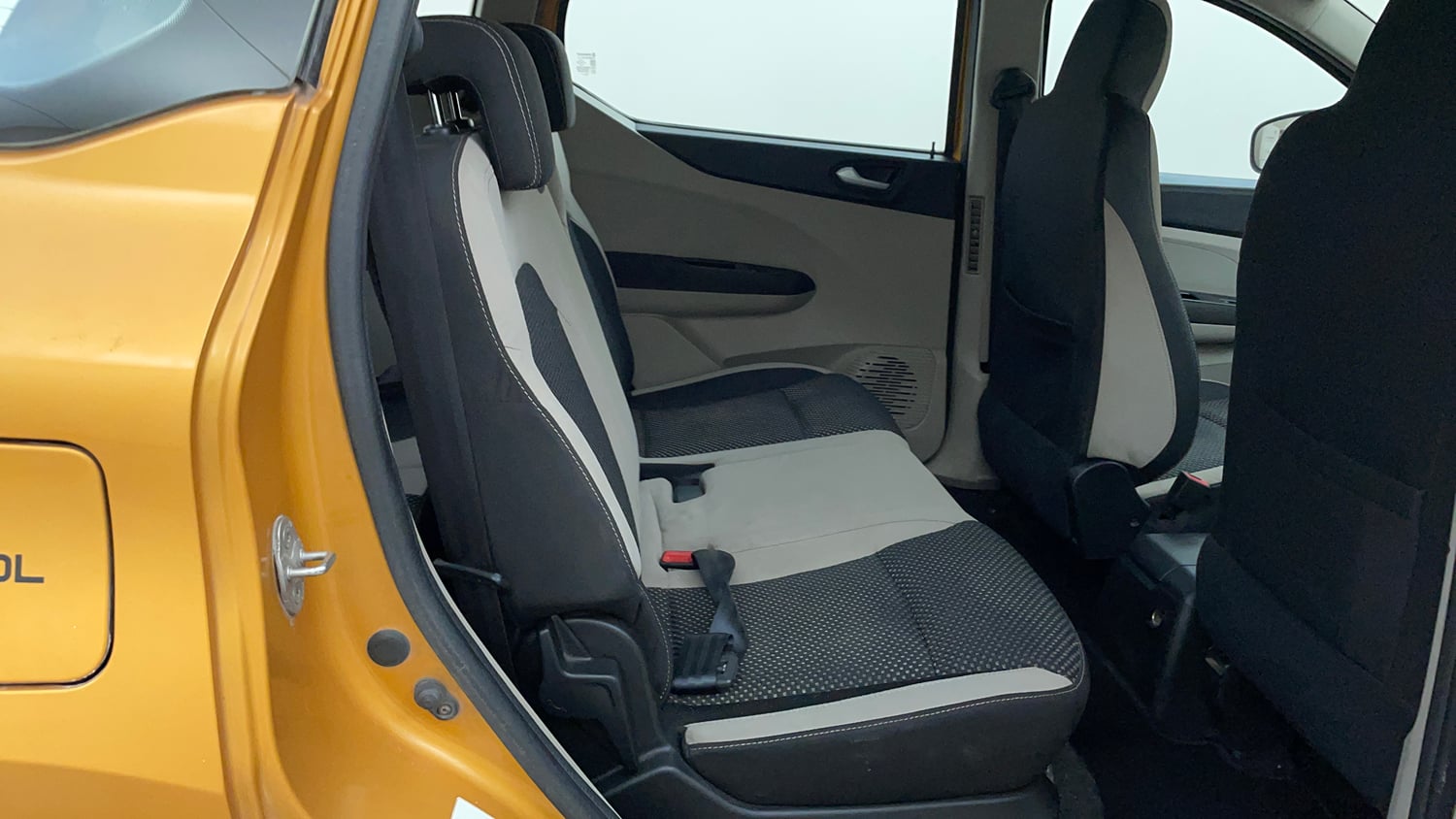 Used 2020 Renault Triber RXZ EASY-R AMT Petrol Automatic interior RIGHT SIDE REAR DOOR CABIN VIEW