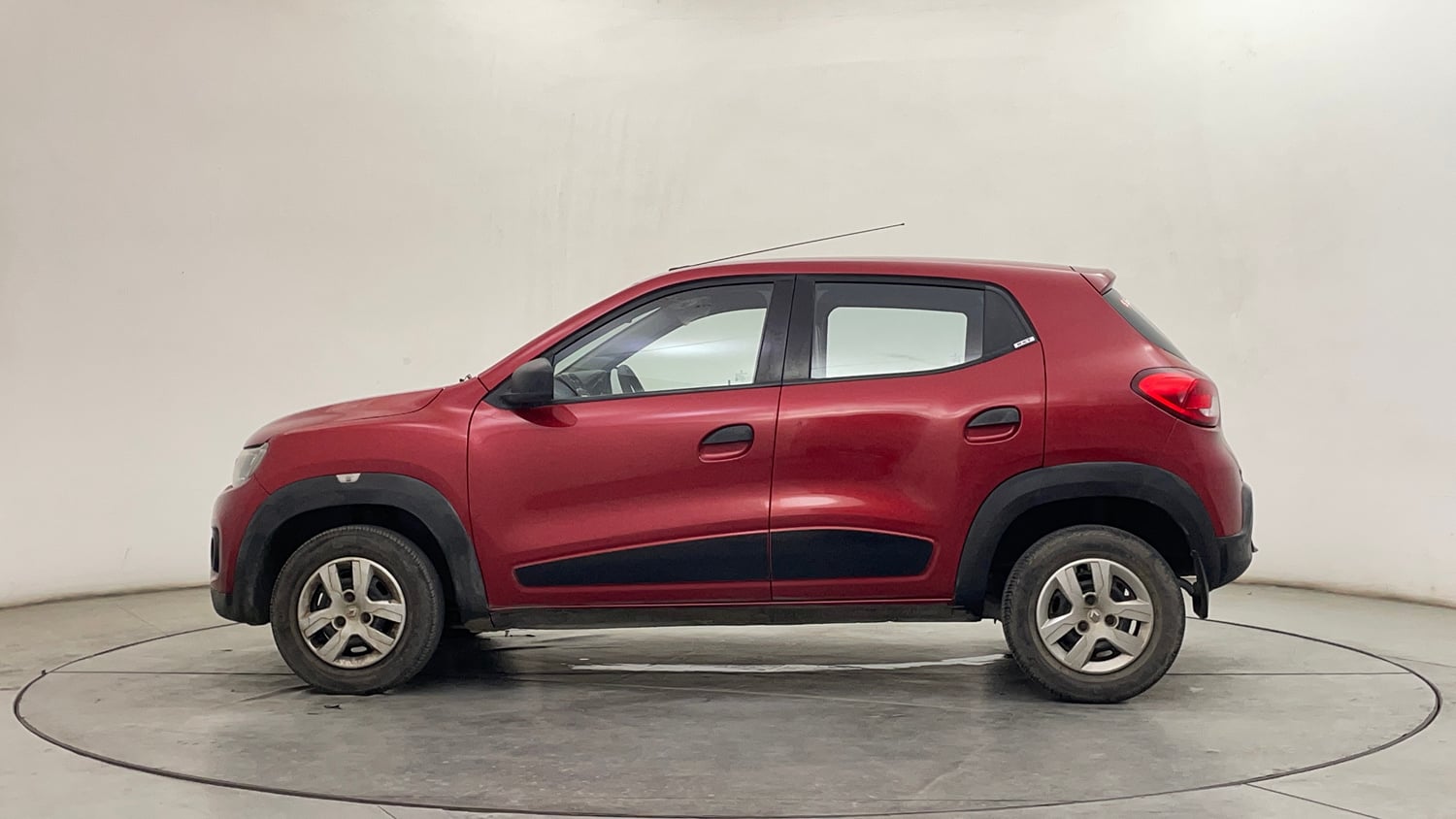 Used 2018 Renault Kwid RXT Petrol Manual exterior LEFT SIDE VIEW