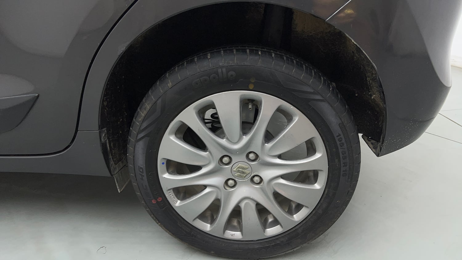 Used 2018 Maruti Suzuki Baleno Zeta 1.2 AT Petrol Automatic tyres LEFT REAR TYRE RIM VIEW