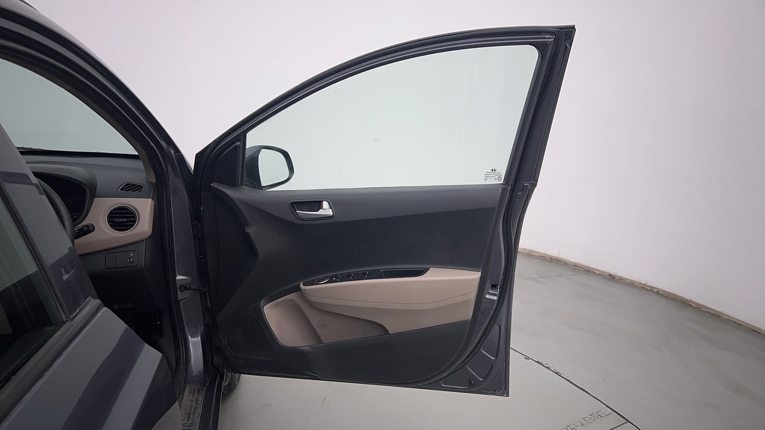 Used 2018 Hyundai Grand i10 Sportz (O) U2 1.2 CRDi Diesel Manual interior RIGHT FRONT DOOR OPEN VIEW