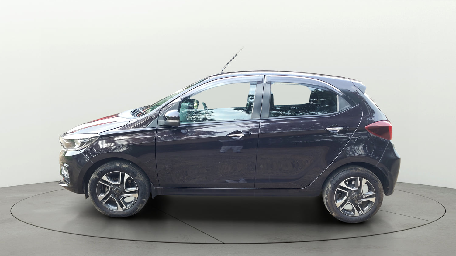 Used 2022 Tata Tiago XZ Plus Petrol Manual exterior LEFT SIDE VIEW