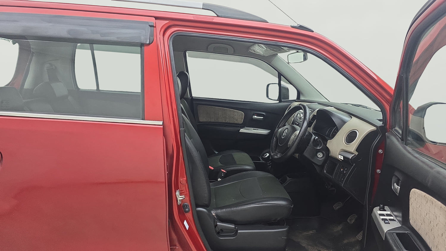 Used 2017 Maruti Suzuki Wagon R VXI Petrol Manual interior RIGHT SIDE FRONT DOOR CABIN VIEW