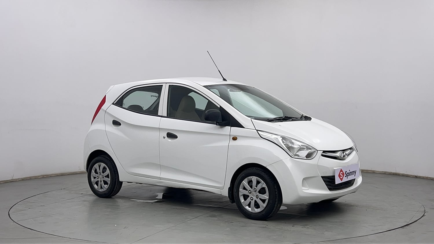 Used 2019 Hyundai Eon Magna + Petrol Manual exterior RIGHT FRONT CORNER VIEW