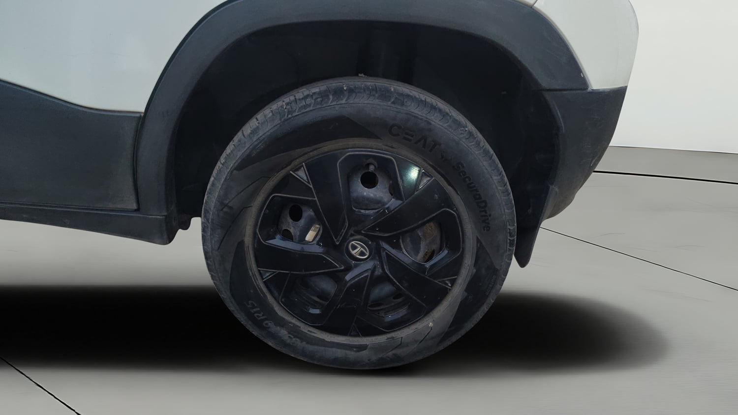 Used 2022 Tata Punch Pure MT Petrol Manual tyres LEFT REAR TYRE RIM VIEW