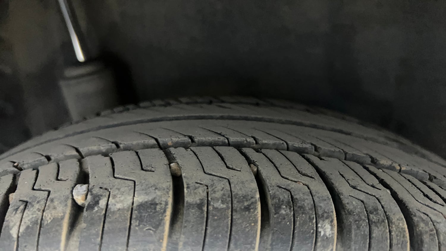 Used 2016 Honda Amaze 1.2 SX i-VTEC Petrol Manual tyres RIGHT REAR TYRE TREAD VIEW