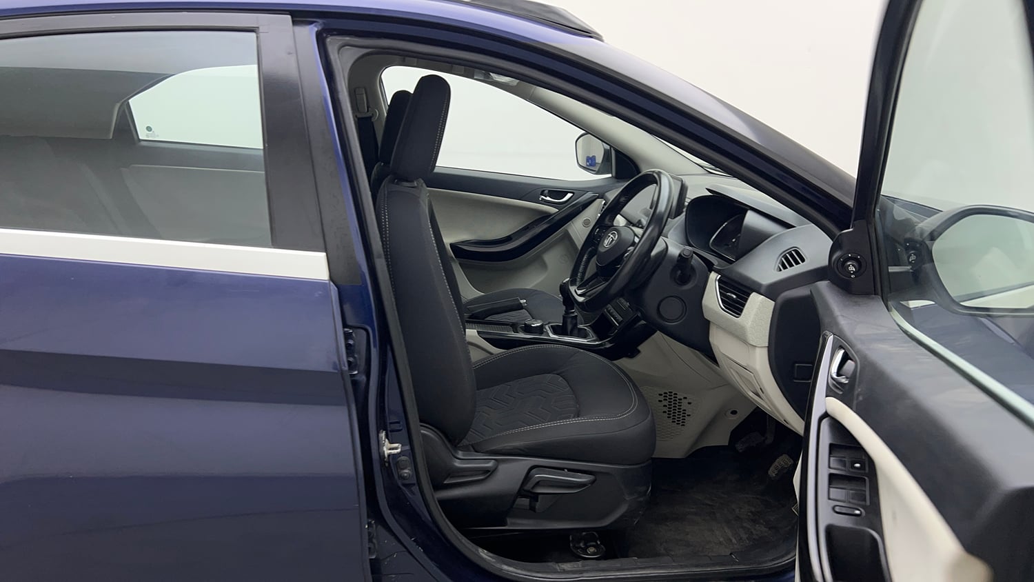 Used 2022 Tata Nexon XZ Plus (HS) Petrol Manual interior RIGHT SIDE FRONT DOOR CABIN VIEW