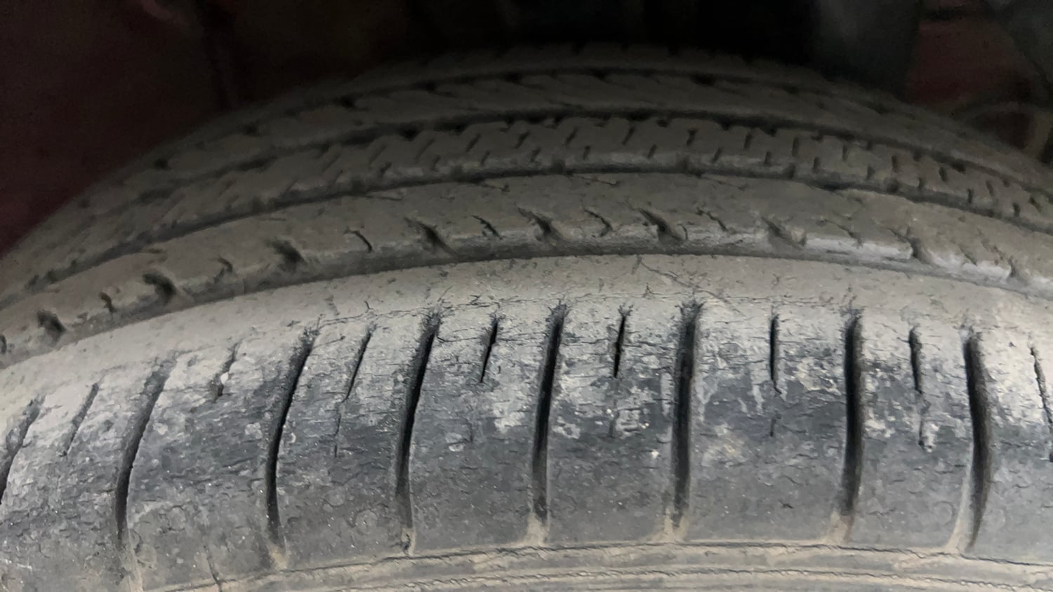 Used 2015 Hyundai Elite i20 Asta 1.2 Petrol Manual tyres LEFT REAR TYRE TREAD VIEW