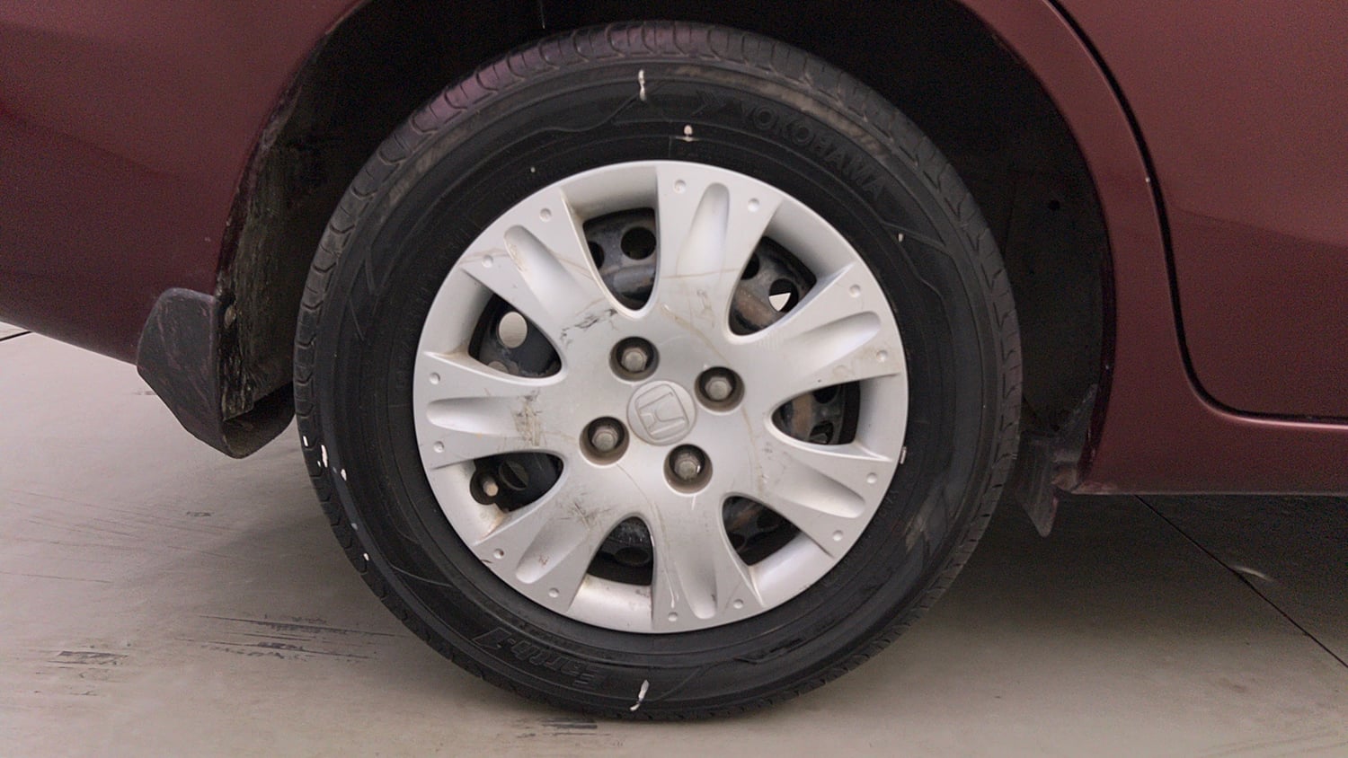 Used 2015 Honda Amaze 1.2 S i-VTEC Petrol Manual tyres RIGHT REAR TYRE RIM VIEW