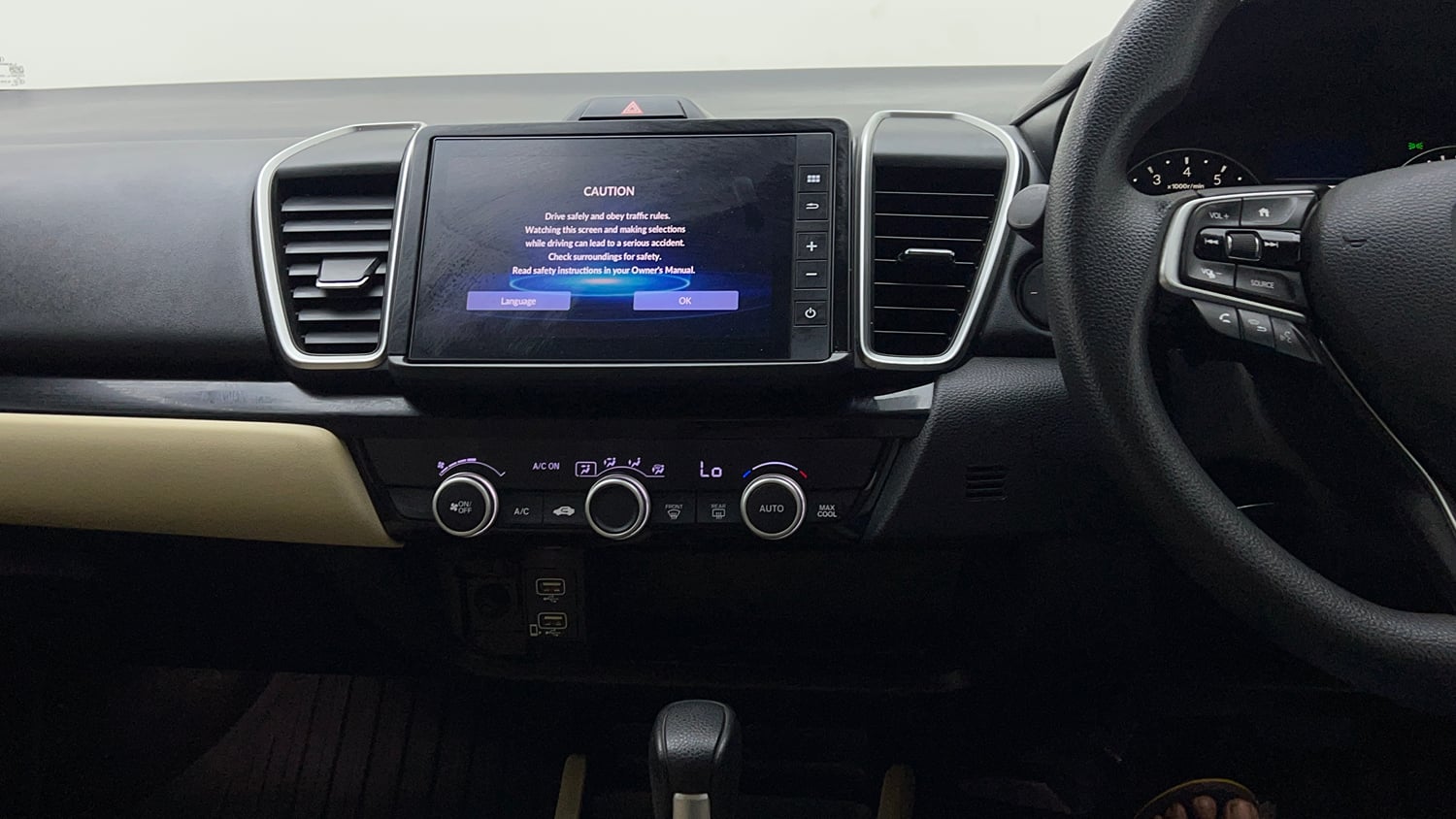 Used 2024 Honda City Elegant Edition CVT Petrol Automatic interior MUSIC SYSTEM & AC CONTROL VIEW