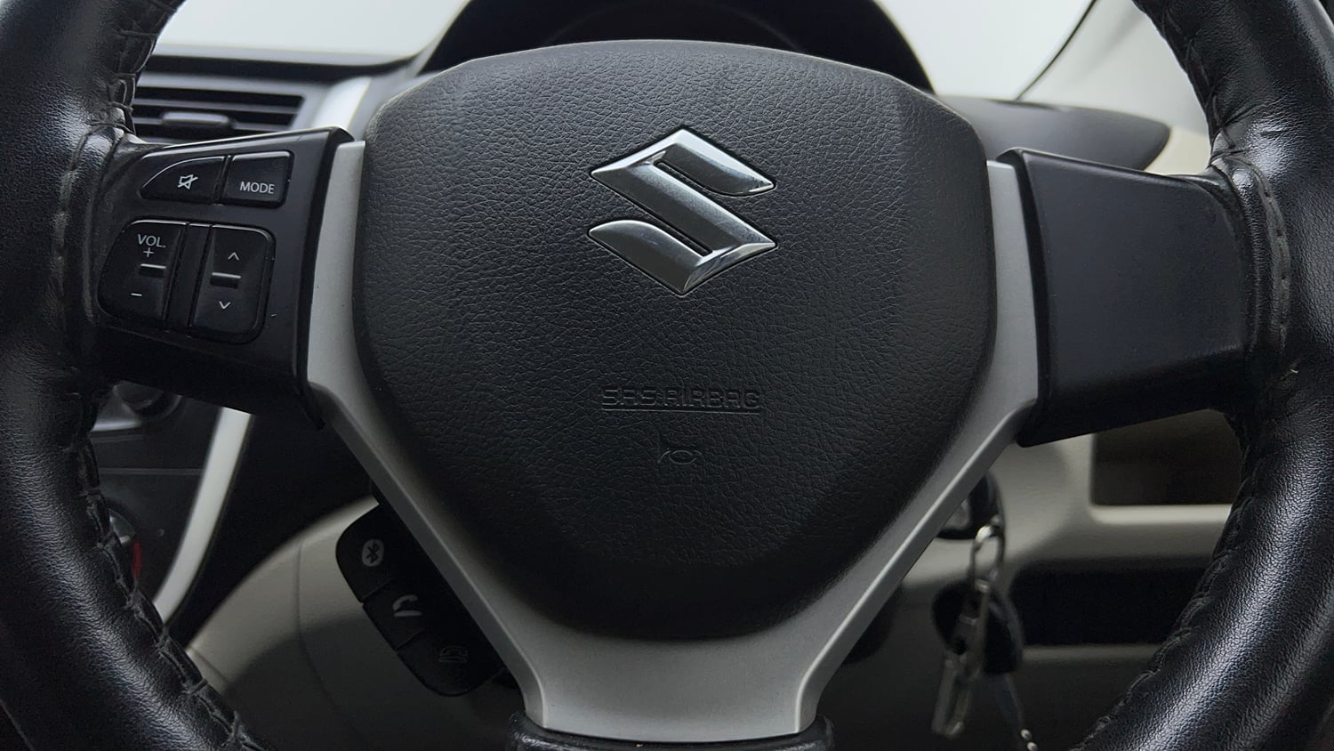 Used 2018 Maruti Suzuki Celerio ZXi (O) AMT Petrol Automatic top_features Steering mounted controls