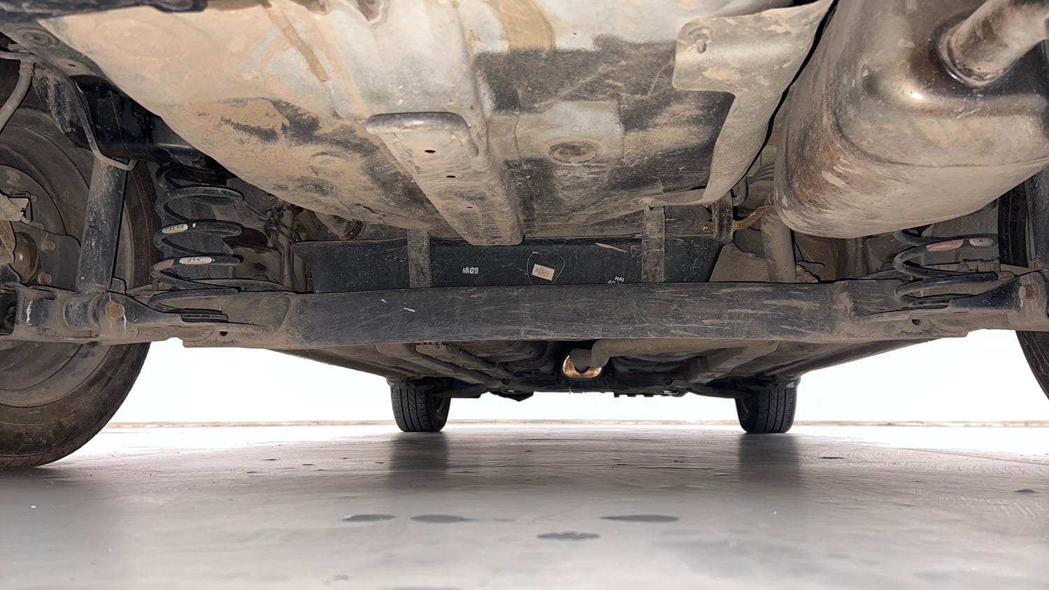 Used 2018 Hyundai Grand i10 Sportz (O) U2 1.2 CRDi Diesel Manual extra REAR UNDERBODY VIEW (TAKEN FROM REAR)