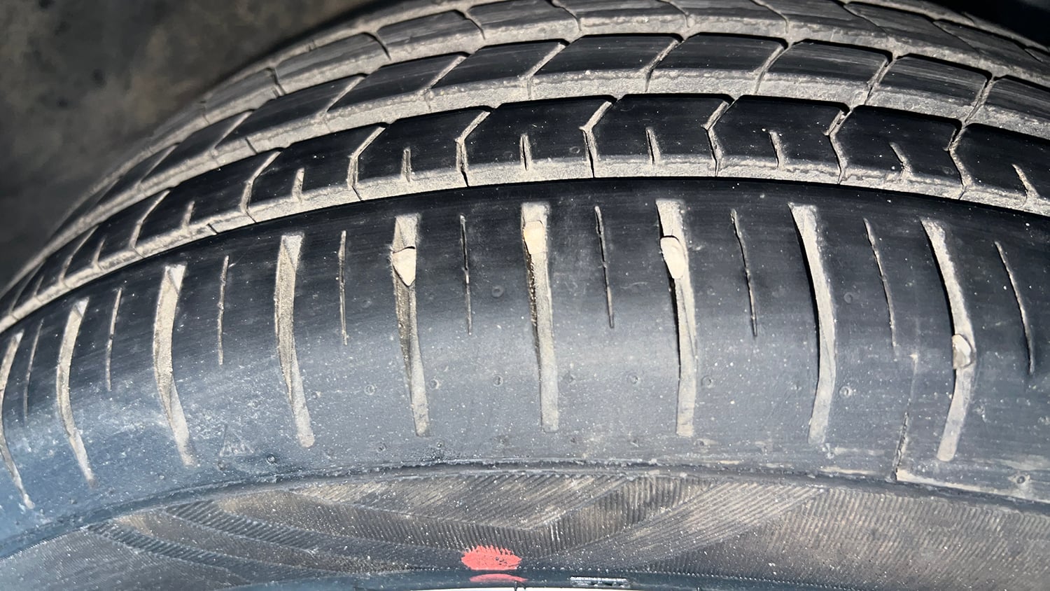 Used 2018 Maruti Suzuki Baleno Zeta 1.2 AT Petrol Automatic tyres RIGHT FRONT TYRE TREAD VIEW